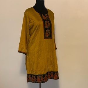 Gold Tunic • Size Women’s 3XL